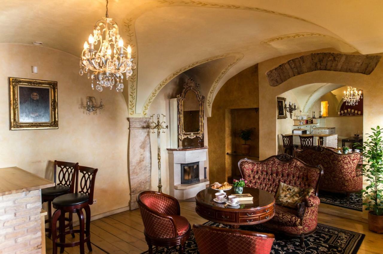 شقة Antique Old Town Studio By Urban Rent فيلنيوس المظهر الخارجي الصورة