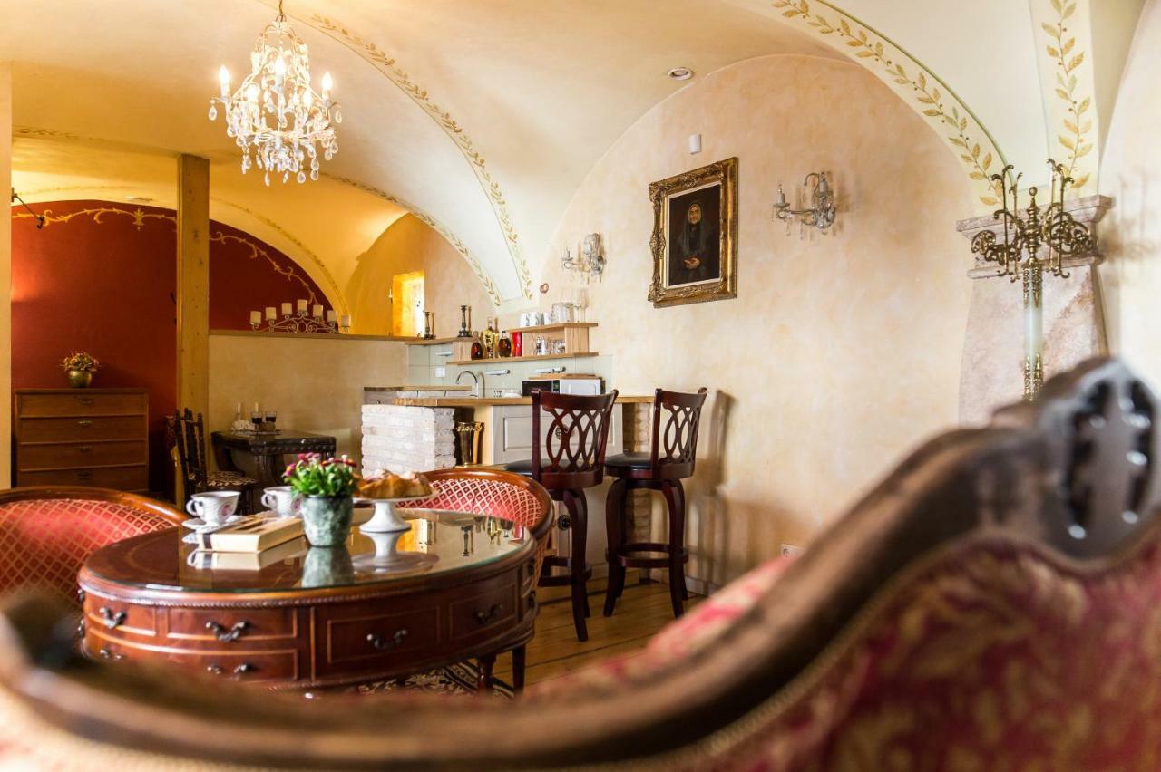 شقة Antique Old Town Studio By Urban Rent فيلنيوس المظهر الخارجي الصورة